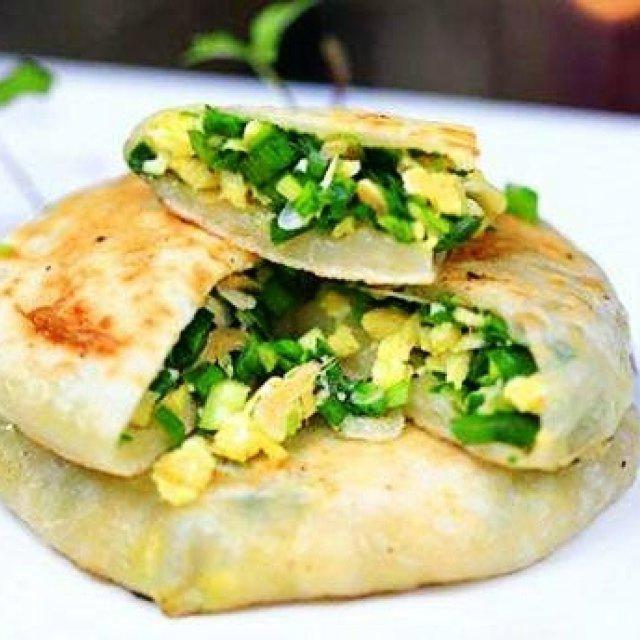 韭菜雞蛋餡餅的家常做法，鮮香美味一學(xué)就會(huì)